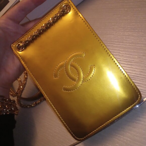 Chanel Gold Patent Leather Interlocking CC Crossbody - Picture 3 of 17